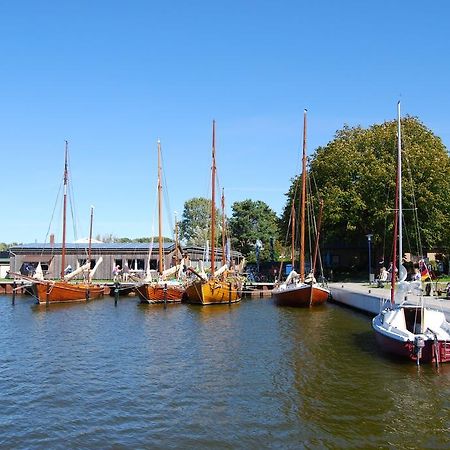 Ferienhaus Mit Garten Am Bodstedter Bodden Exteriör bild